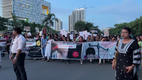 people demanding justice against rg kar case of murder of lady doctor in kolkata, india.
