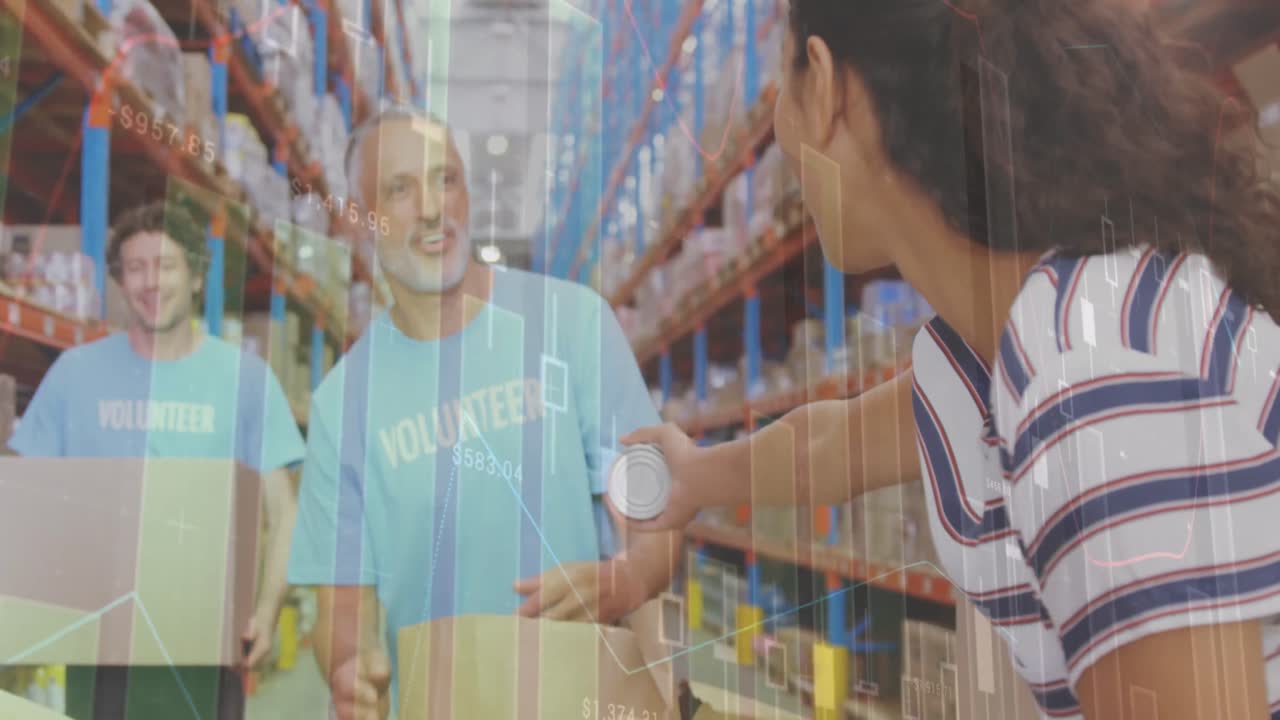 procesamiento de datos estadísticos contra una mujer que dona una lata a un voluntario masculino en el almacén