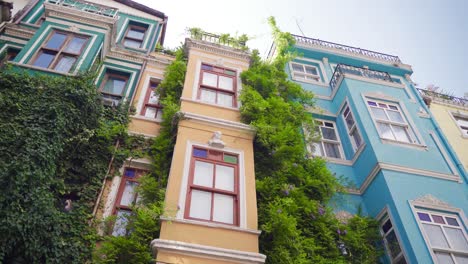 Authentic-colorful-historical-balat-houses.