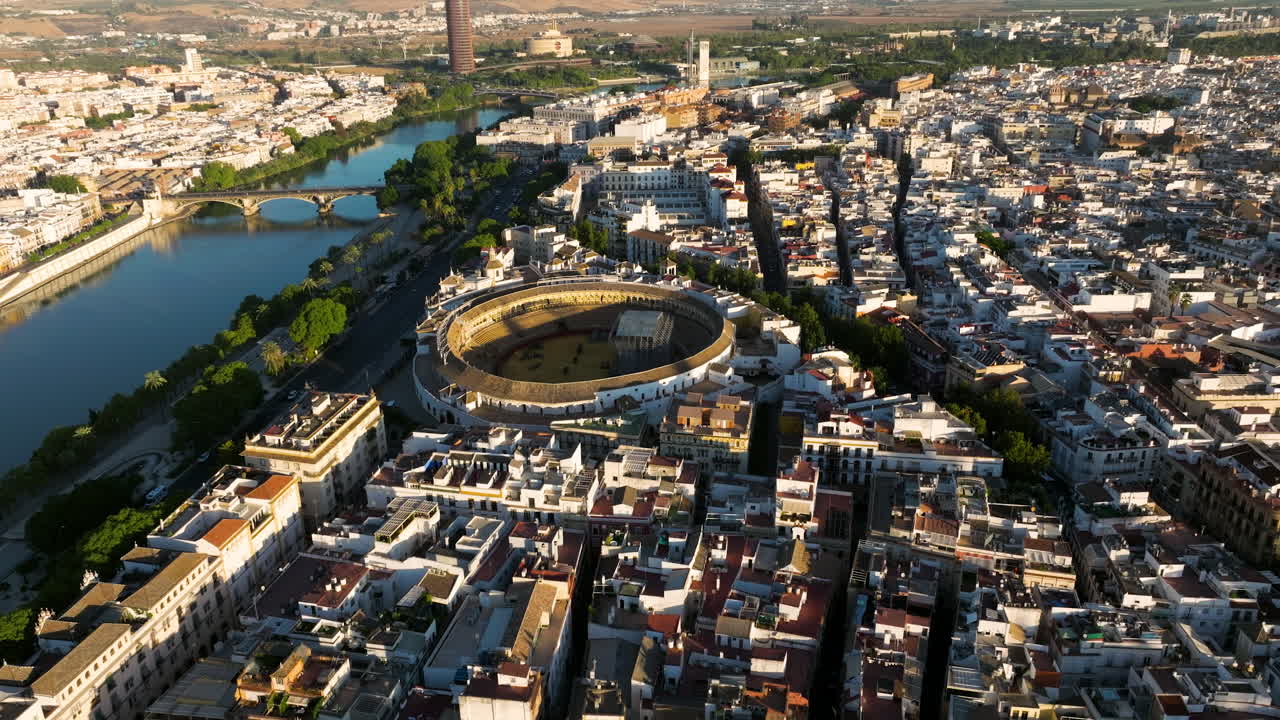 Pemandangan Udara Plaza de toros de la Real Maestranza de Caballería de Sevilla di Spanyol
