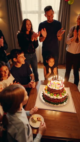 feliz cumpleaños celebración familiar