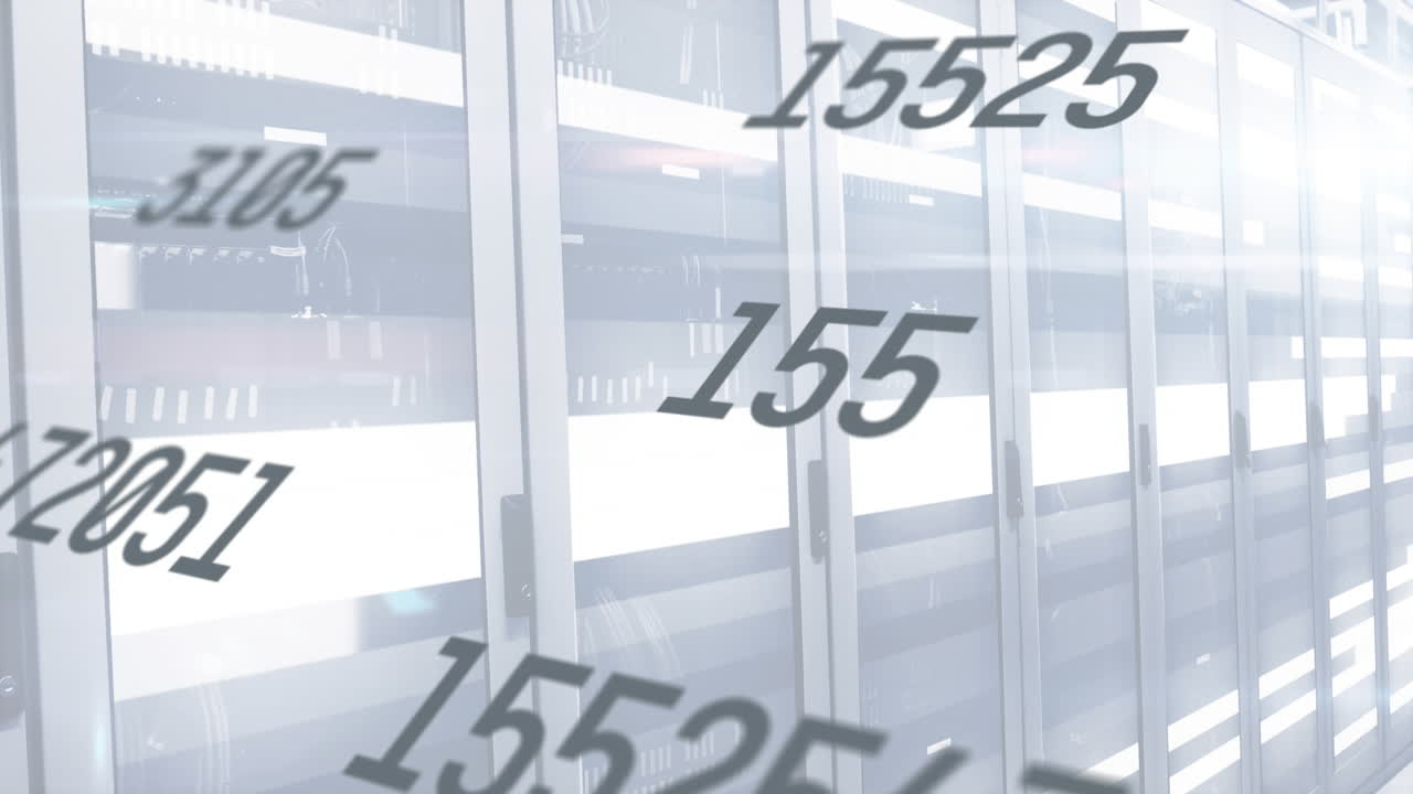 анимация цифр, меняющихся над технической комнатой с компьютерными серверами