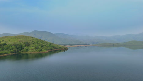 Mountains-and-green-hills-in-Philippines