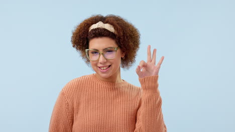 vrouw, gezicht en ok teken, promotie