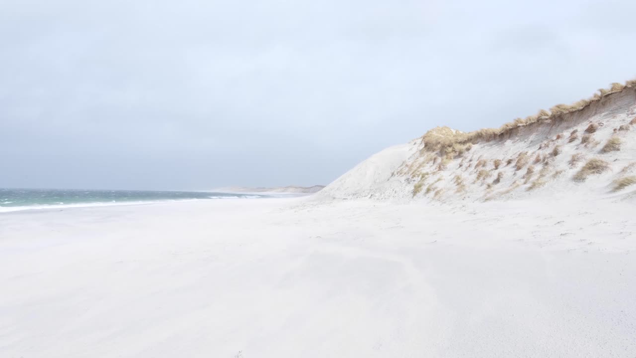 아름다운  모래 웨스트 비치의 경치, 바 헤브리드, 모래 언덕, 야생, 바람의 날씨 조건, 서부 스코틀랜드