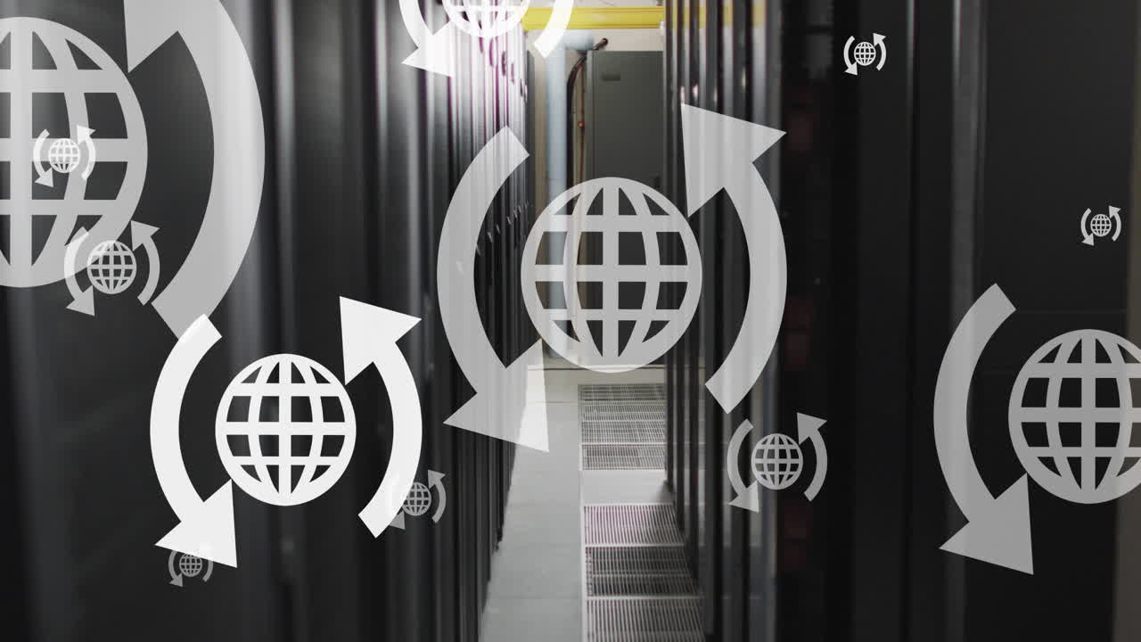 animación de múltiples iconos de globos web flotando contra la sala del servidor de la computadora