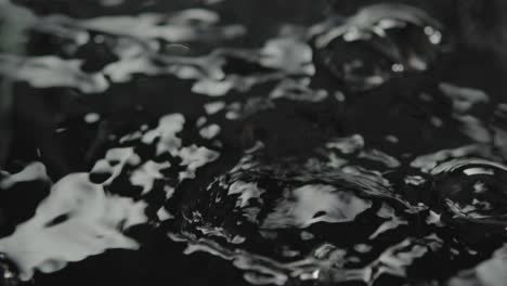 빨리  ⁇ 는 물의 클로즈업