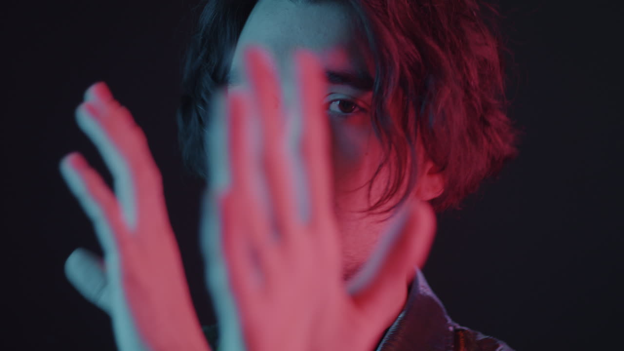 retrato de neón de un hombre