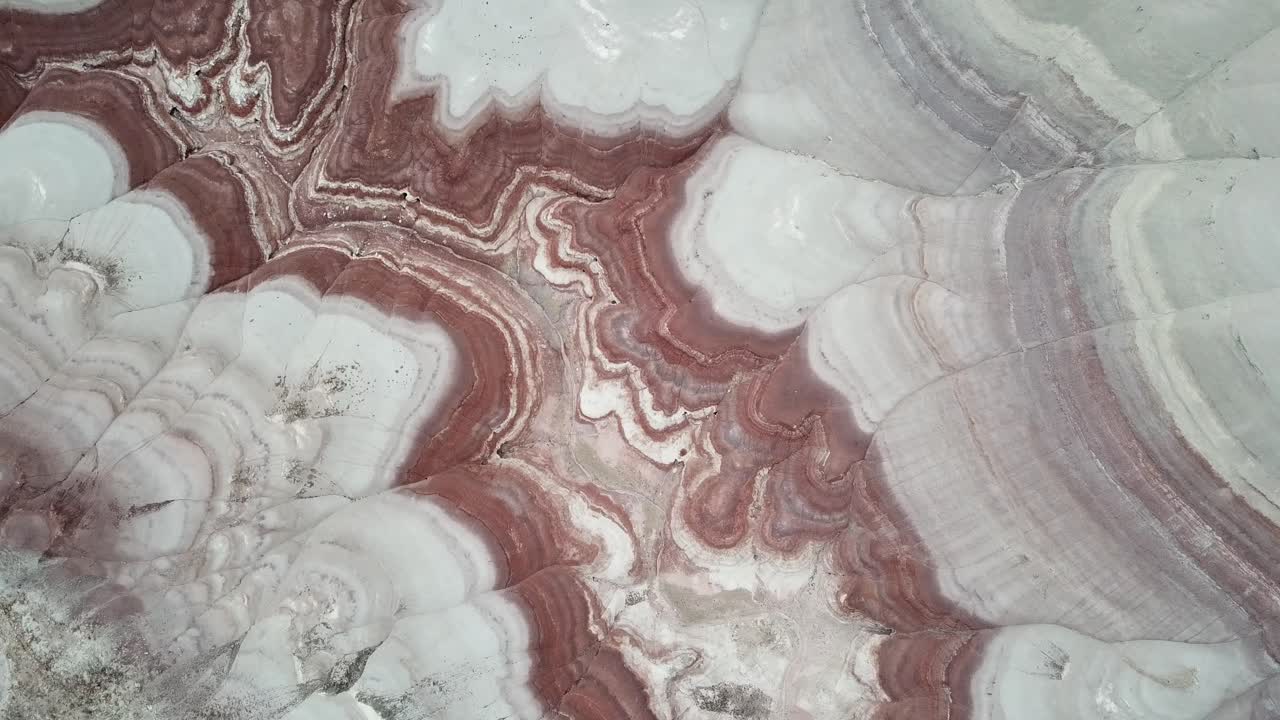 행성 화성은 지상 하향식 공중과 비슷합니다.