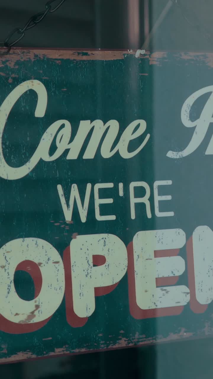 Open and Closed Signage
