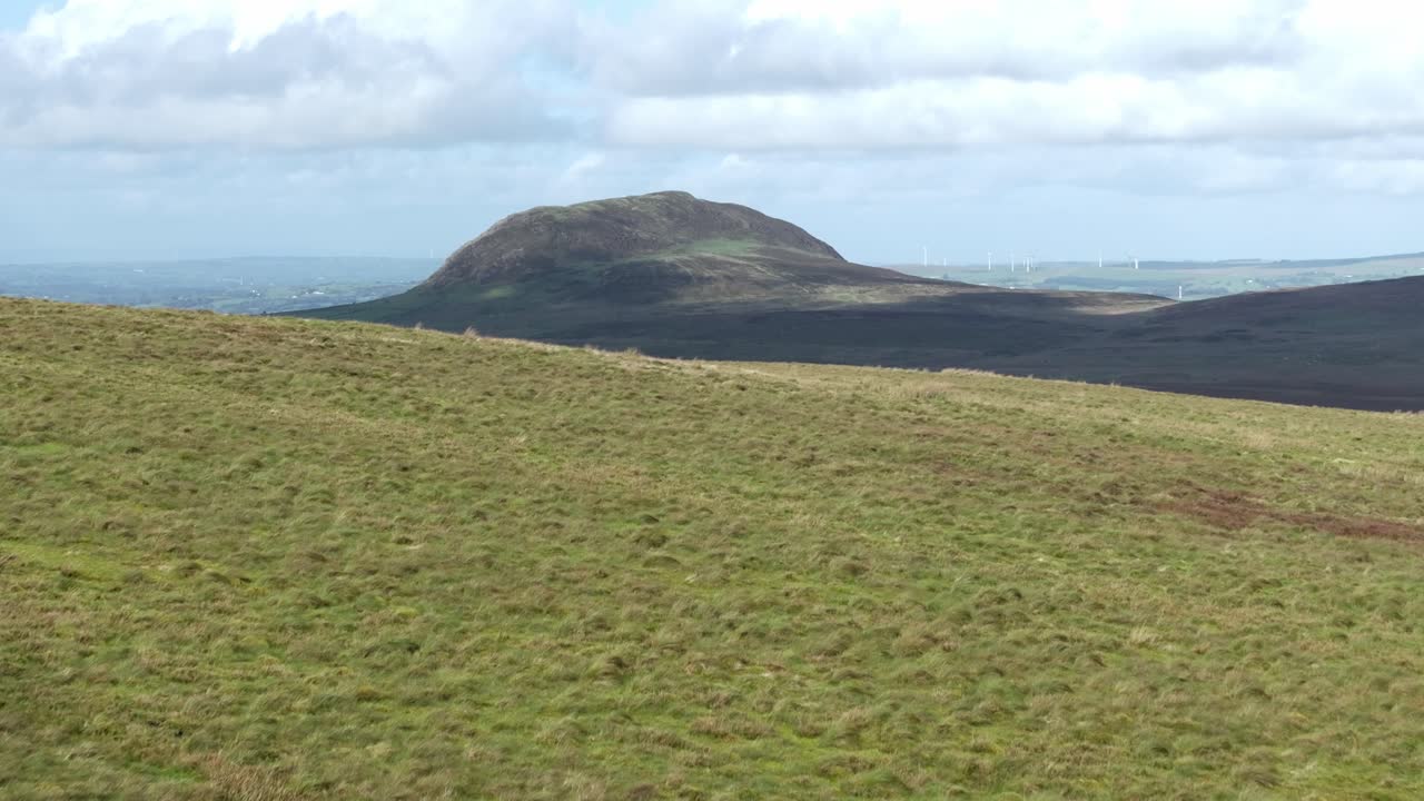 montaña slemish en el condado de antrim, irlanda del norte