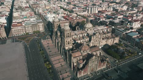 Amazing-view-of-Mexico-city-cathedral-with-drone