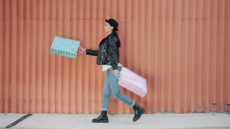 mujer de compras