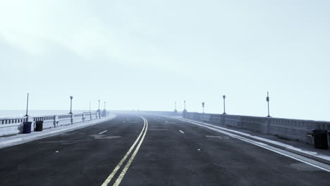 Blick-Auf-Die-Brücke-über-Den-Fluss-Im-Nebel