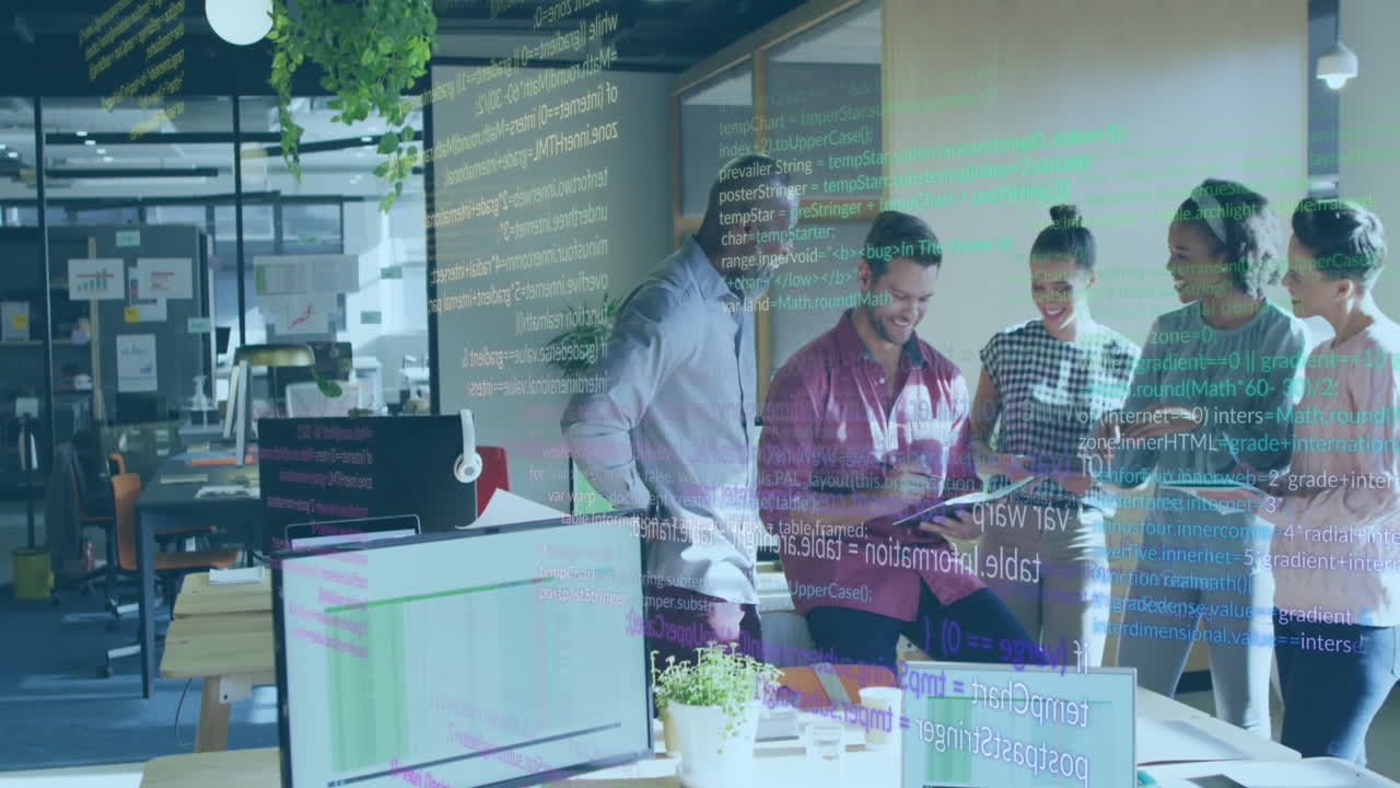 animación del procesamiento de datos financieros sobre diversas personas de negocios en la oficina