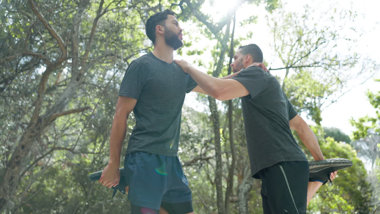 피트니스, 운동 및 스포츠와 함께 스트레칭