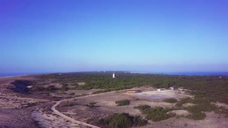 Luftbildschwenk-Rechts-Vom-Cap-Ferret-Zur-Pyla-Düne-Durch-Die-Bucht-Von-Arcachon-In-Südfrankreich