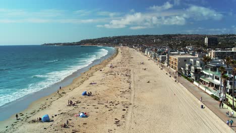 Aerial-Shot-of-Coastline-in-Mission-Beach,-San-Diego,-California