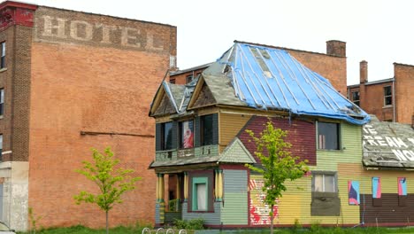 rundown house in detroit