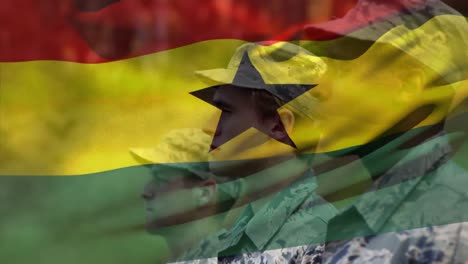 animación de la bandera de ghana sobre varios soldados varones