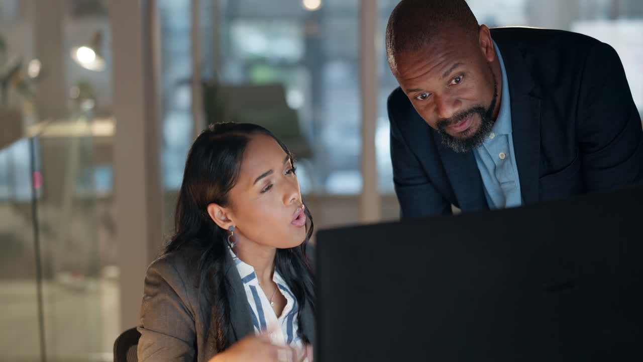 Computer, training and a business woman