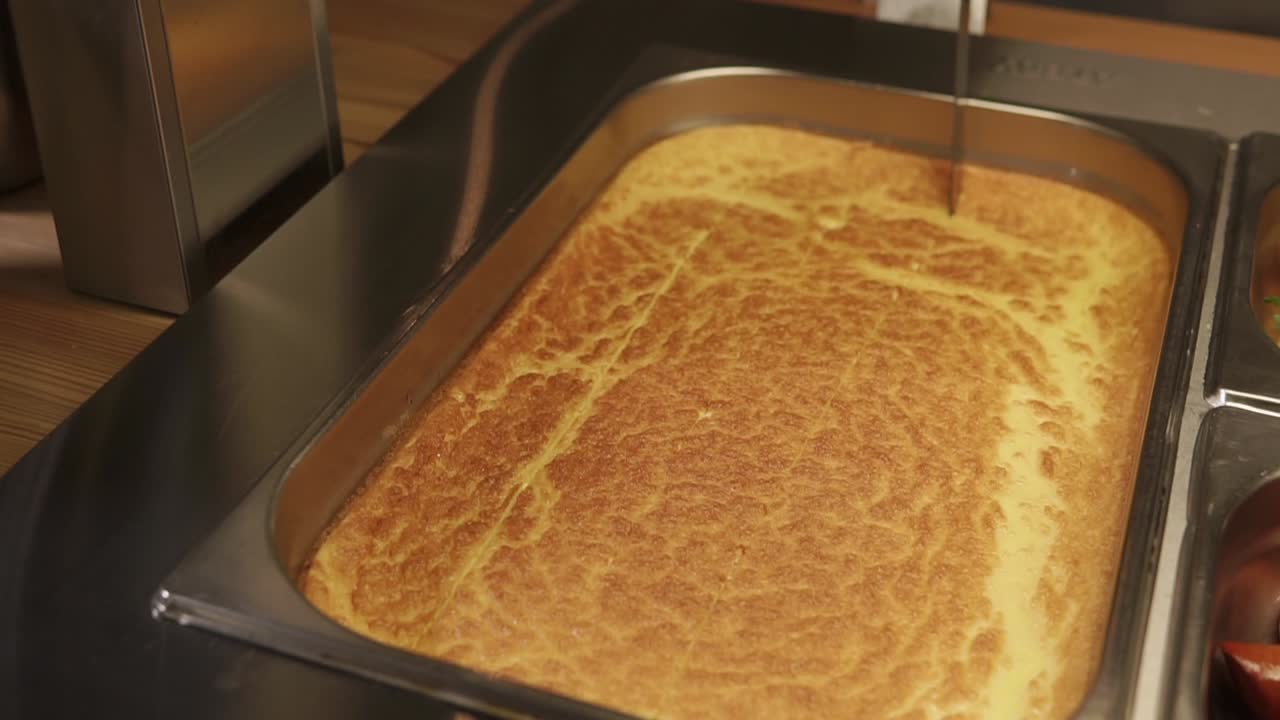 Varm ret på en buffet