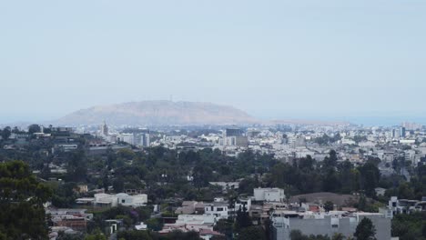 Paisaje-Urbano-De-Morro-Solar-En-Lima-Peru---Timelapse