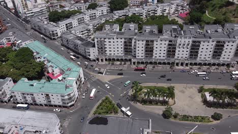 Daytime-aerial-tracking-shot-over-the-traffic-of-Plaza-O'leary,-downtown-Caracas,-Venezuela