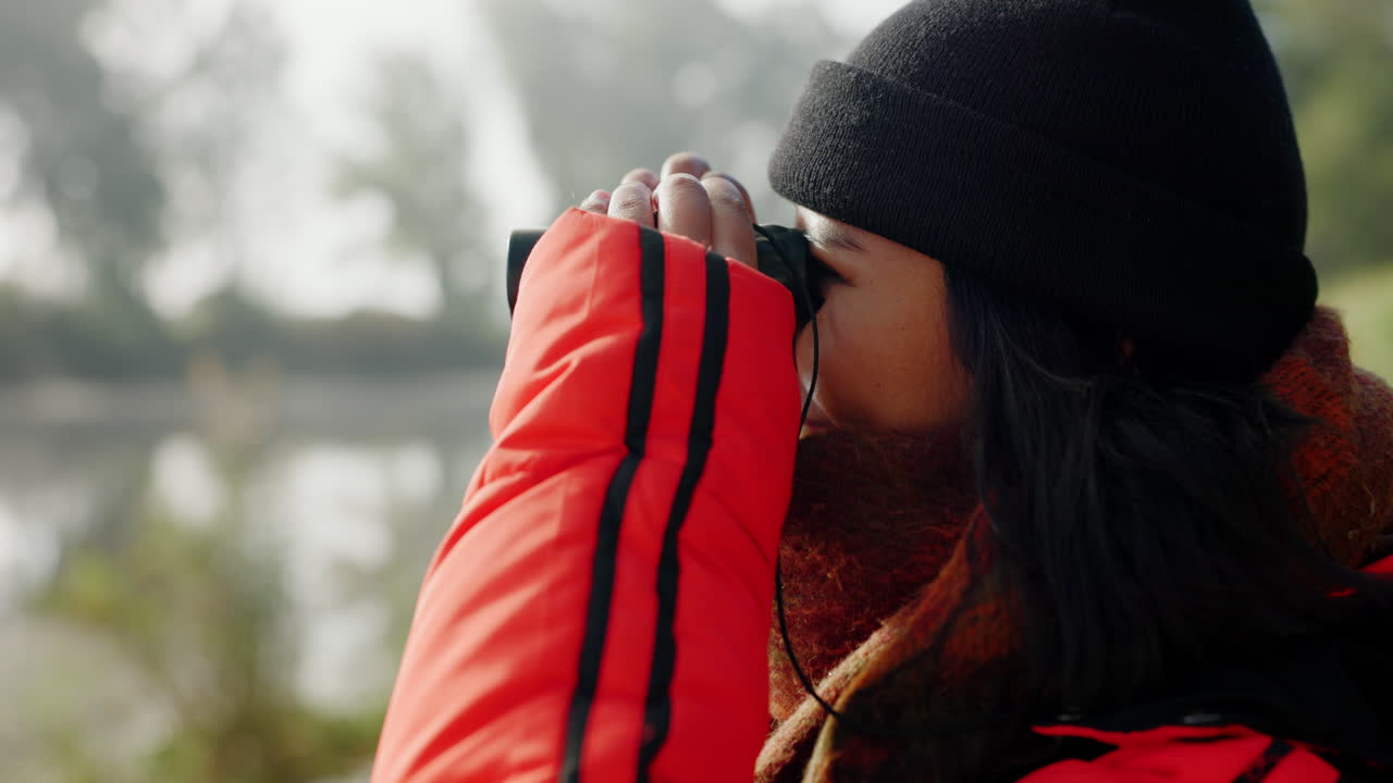 ⁇ 안경 을 가진 행복 한 여자