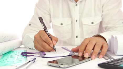 Estudiante-Trabajando-En-Casa