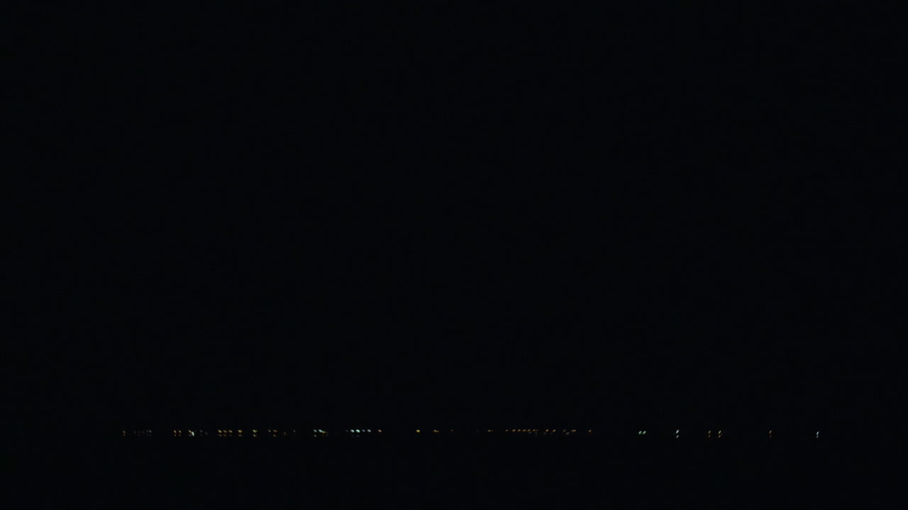 해안의 밤 폭풍