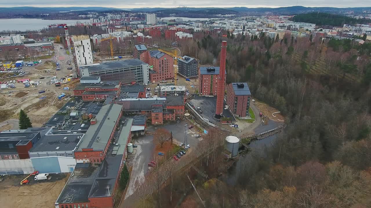 Bird's eye view of new homes being built in a neighborhood