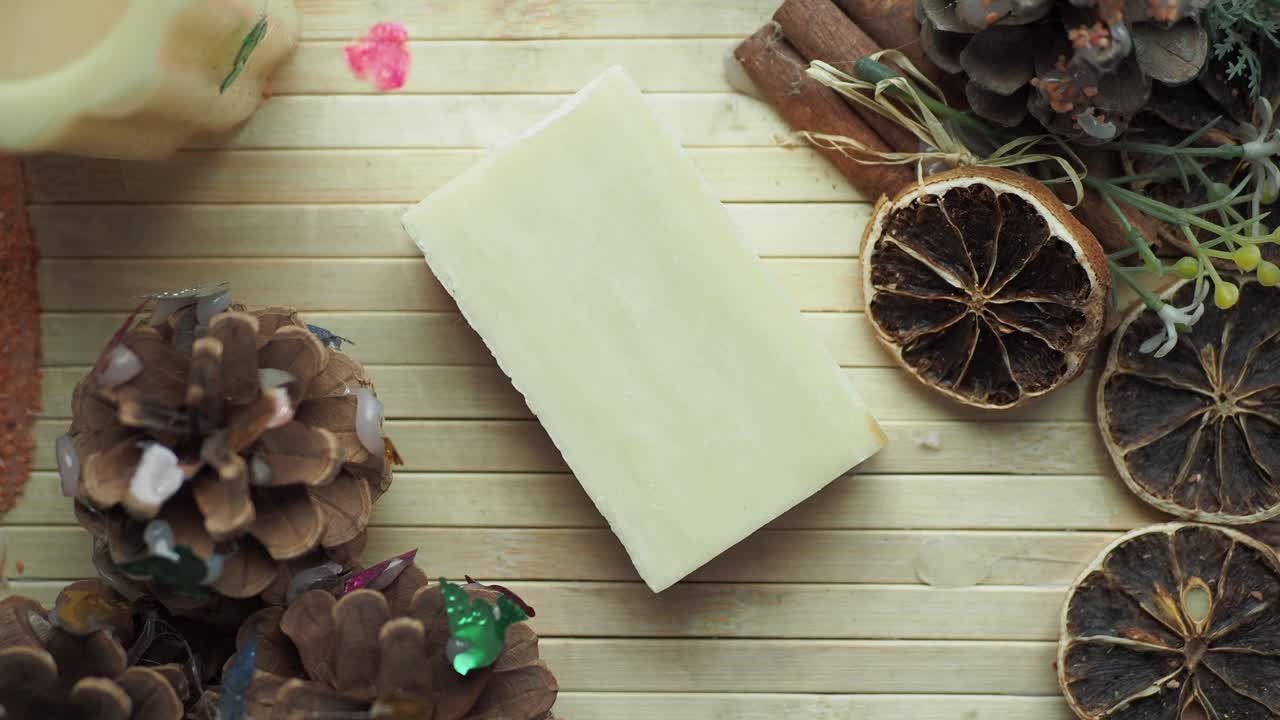 크리스마스 장식품으로 손으로 만든 비누