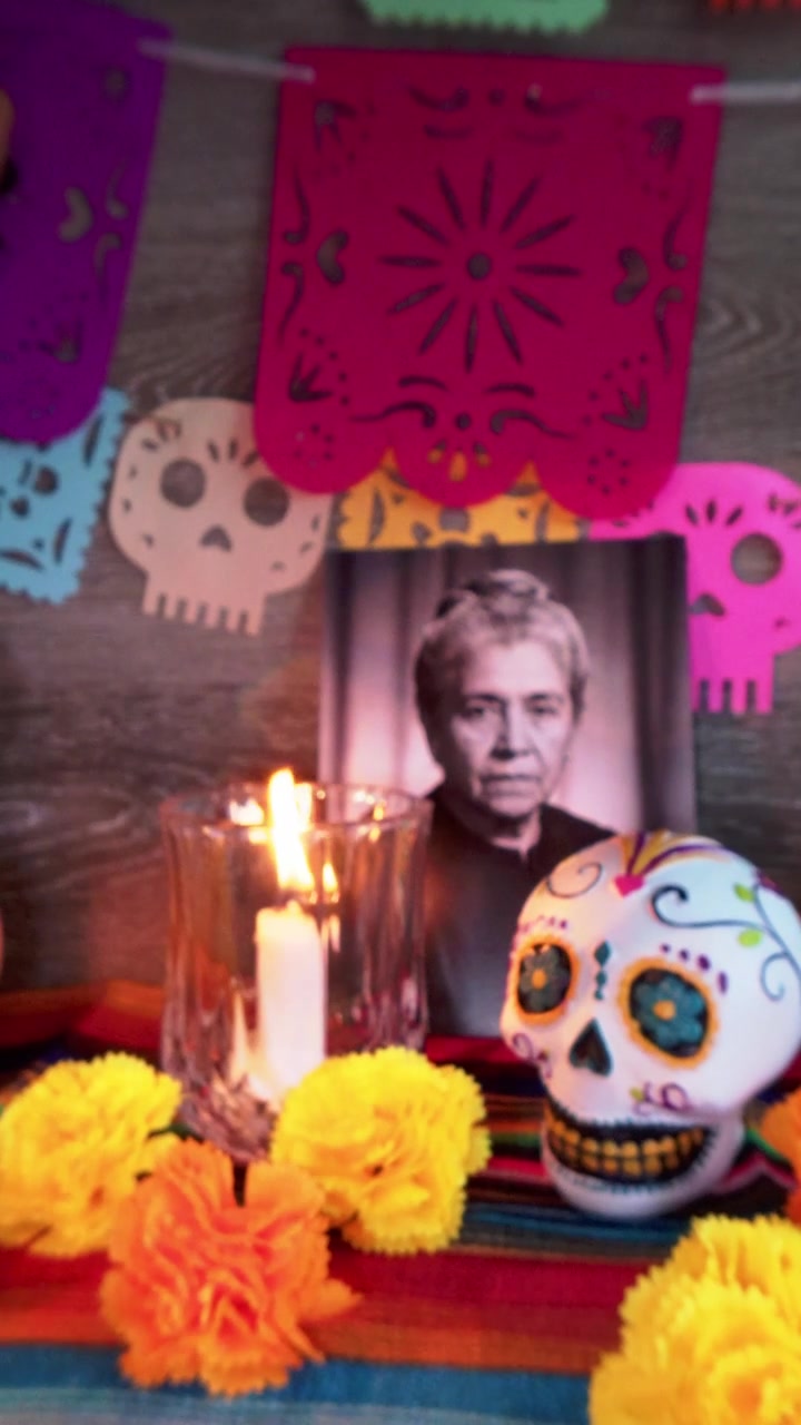 Tradizionale altare messicano per la celebrazione del Dia de Muertos