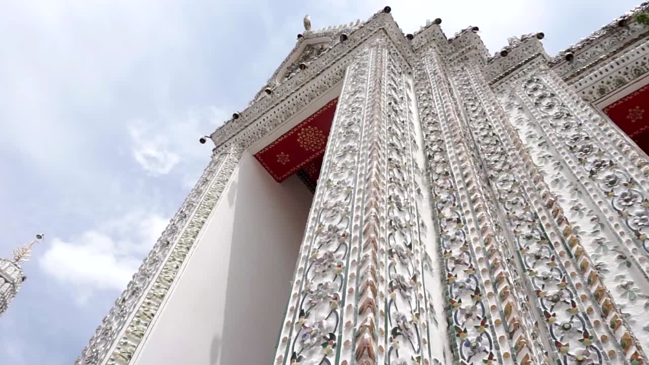 Wat Arun building, ornament and temple
