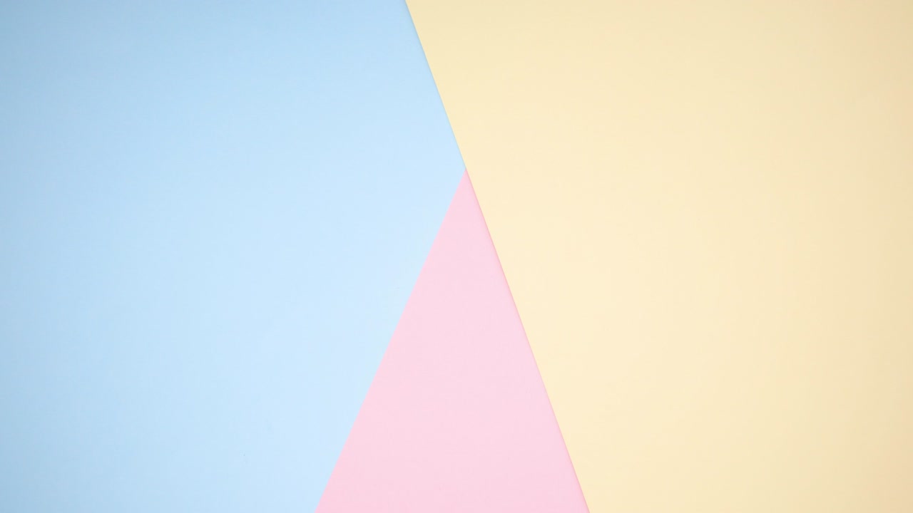 색의 배경에 질과 파일이 나타납니다. 움직임을 멈추십시오.