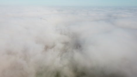 Niebla-Niebla-Nubes-Desde-Arriba-Vista-Aérea