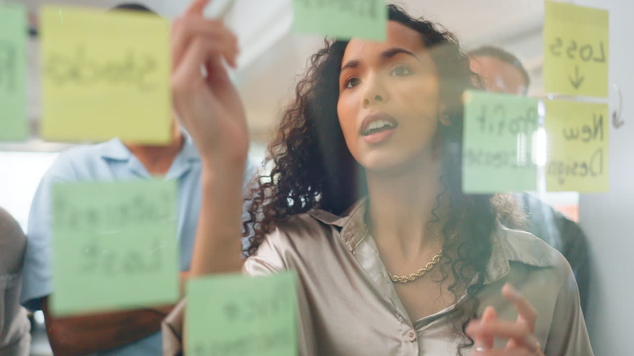 Brainstorming, business people