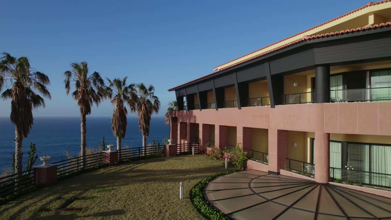 Luxury Hotel with Ocean View