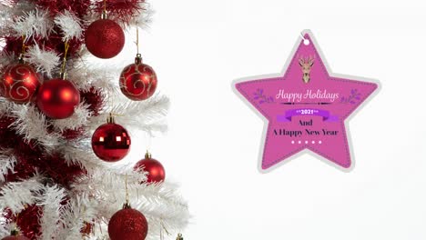 felices fiestas y un feliz año nuevo 2021 escrito en una etiqueta