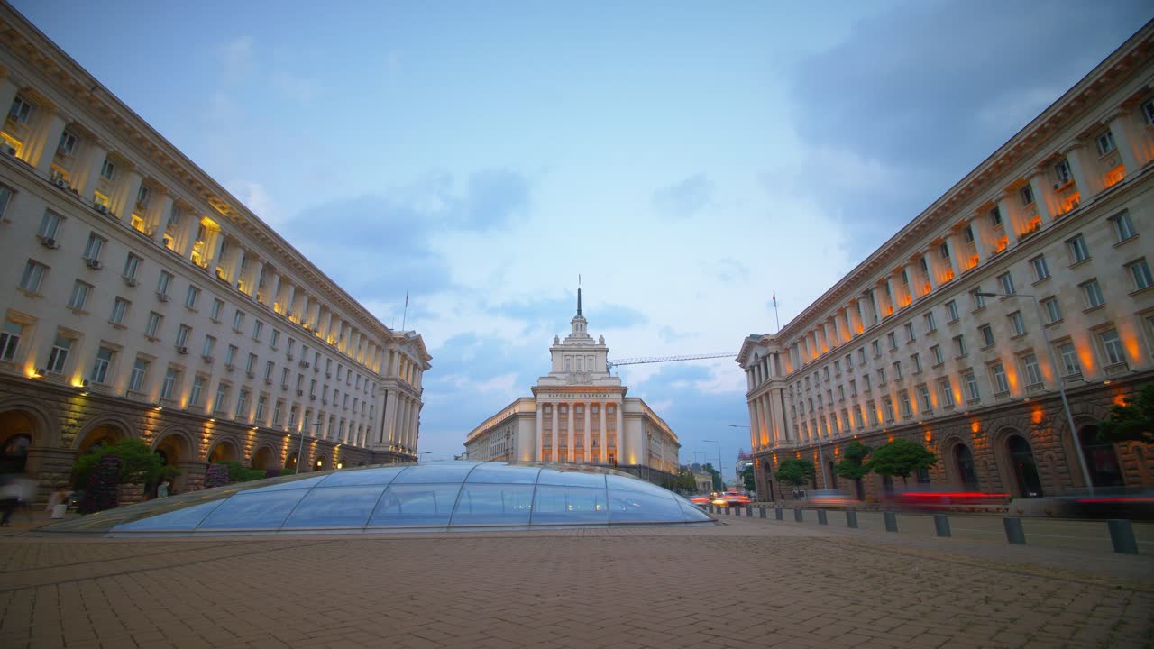 독립 광장 소피아의 시간 경과
