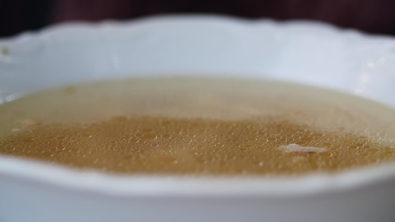 은 수프의 그의 클로즈업