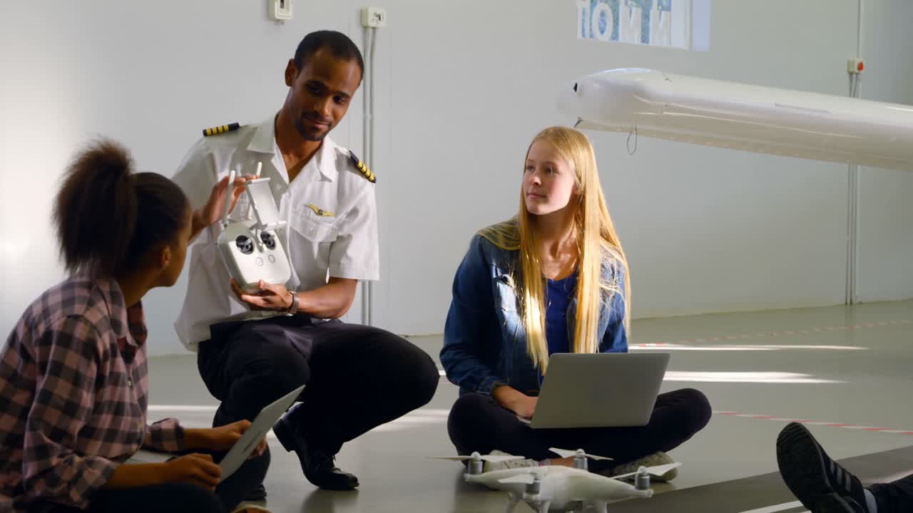 드론 rc에 대한 조종사 훈련을 제공하는 아이들 4k