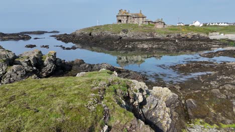 Experimente-La-Inquietante-Belleza-De-Una-Mansión-Inglesa-Abandonada-Desde-Arriba-En-Este-Video-De-Empuje-Aéreo