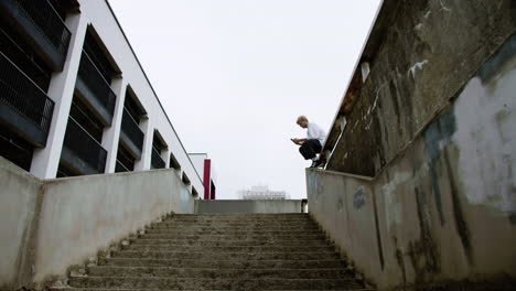 People-doing-parkour