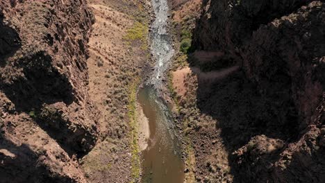 der fluss rio grande fliegt herab