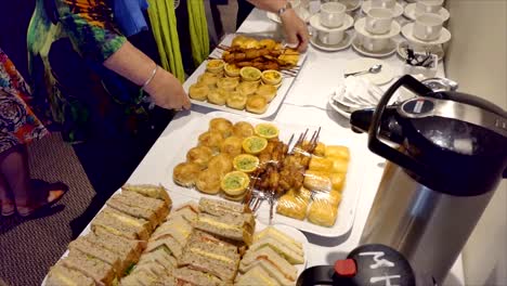 foto de comida deliciosa servida en una cena o recepción de bodas