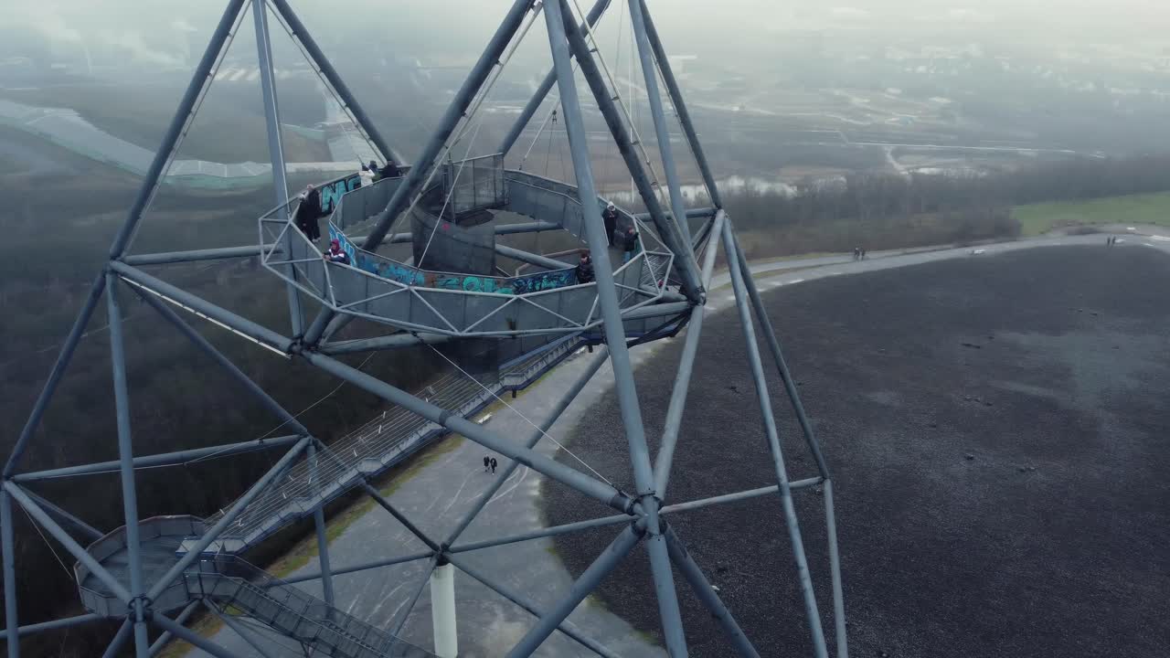 Tetrahedron observation deck