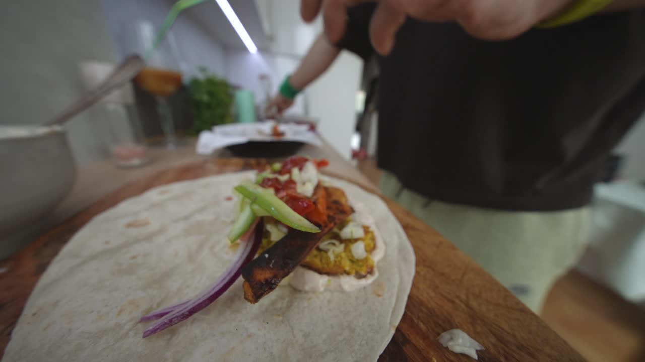 Making a tortilla wrap