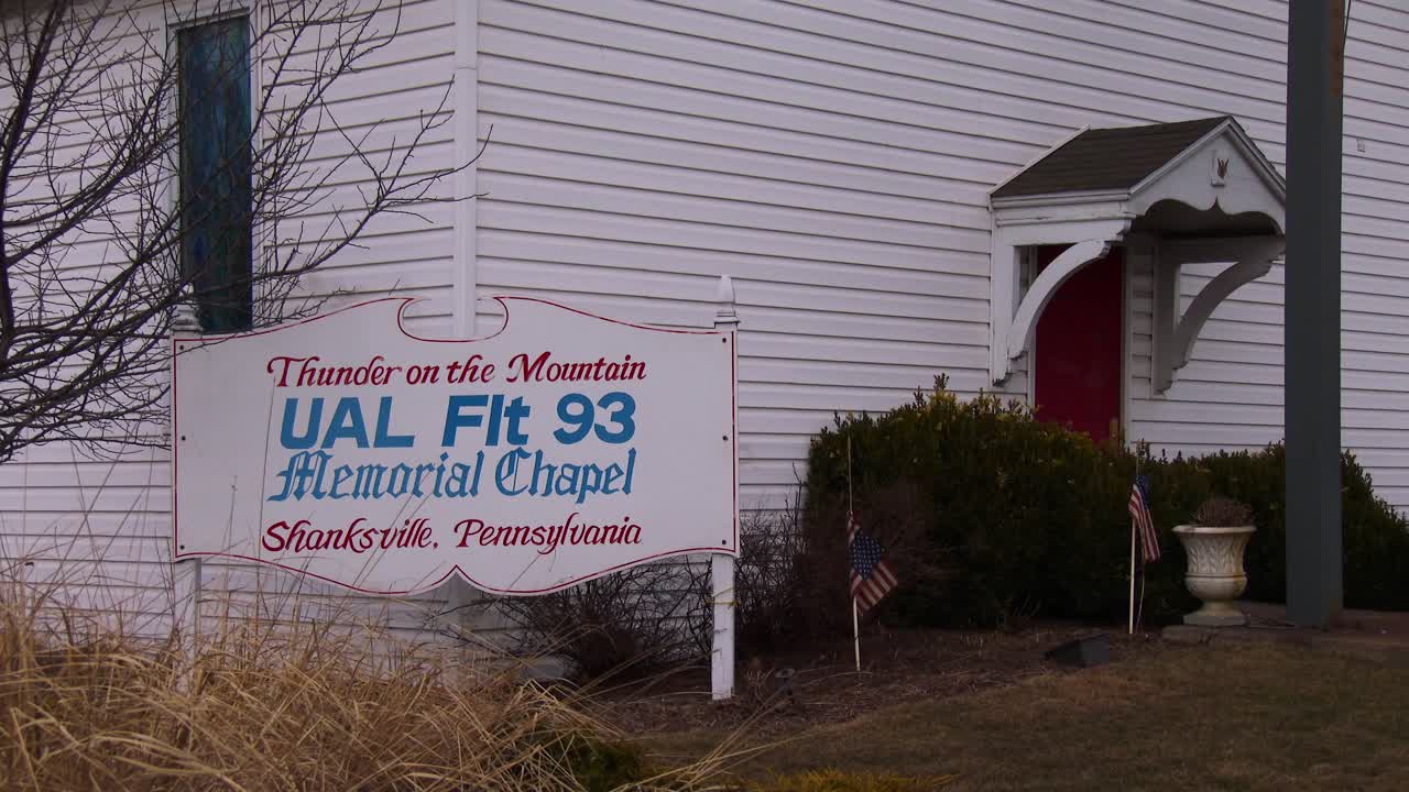las víctimas del vuelo 93 de united son honradas en una iglesia conmemorativa en las afueras de shanksville pa 2